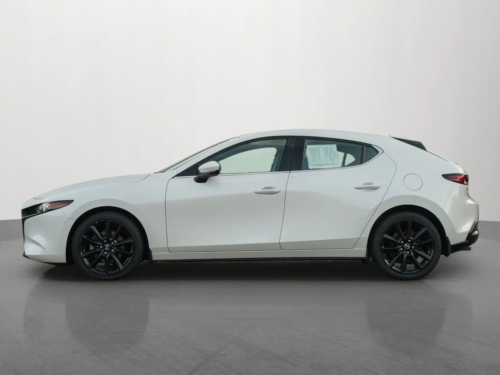 Used 2020 Snowflake White Pearl Mica Mazda Premium image 4