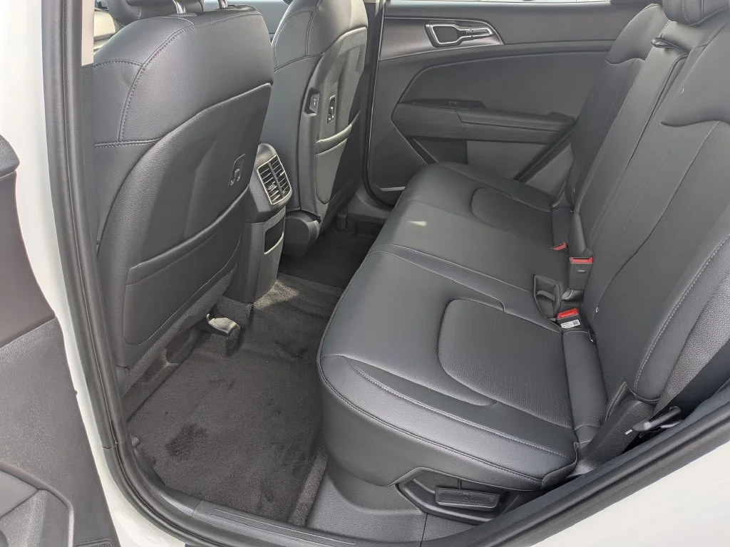 New 2027 Snow White Pearl Kia EX image 47