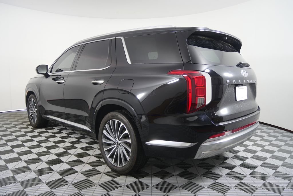 Used 2023 Abyss Black Hyundai Calligraphy image 5