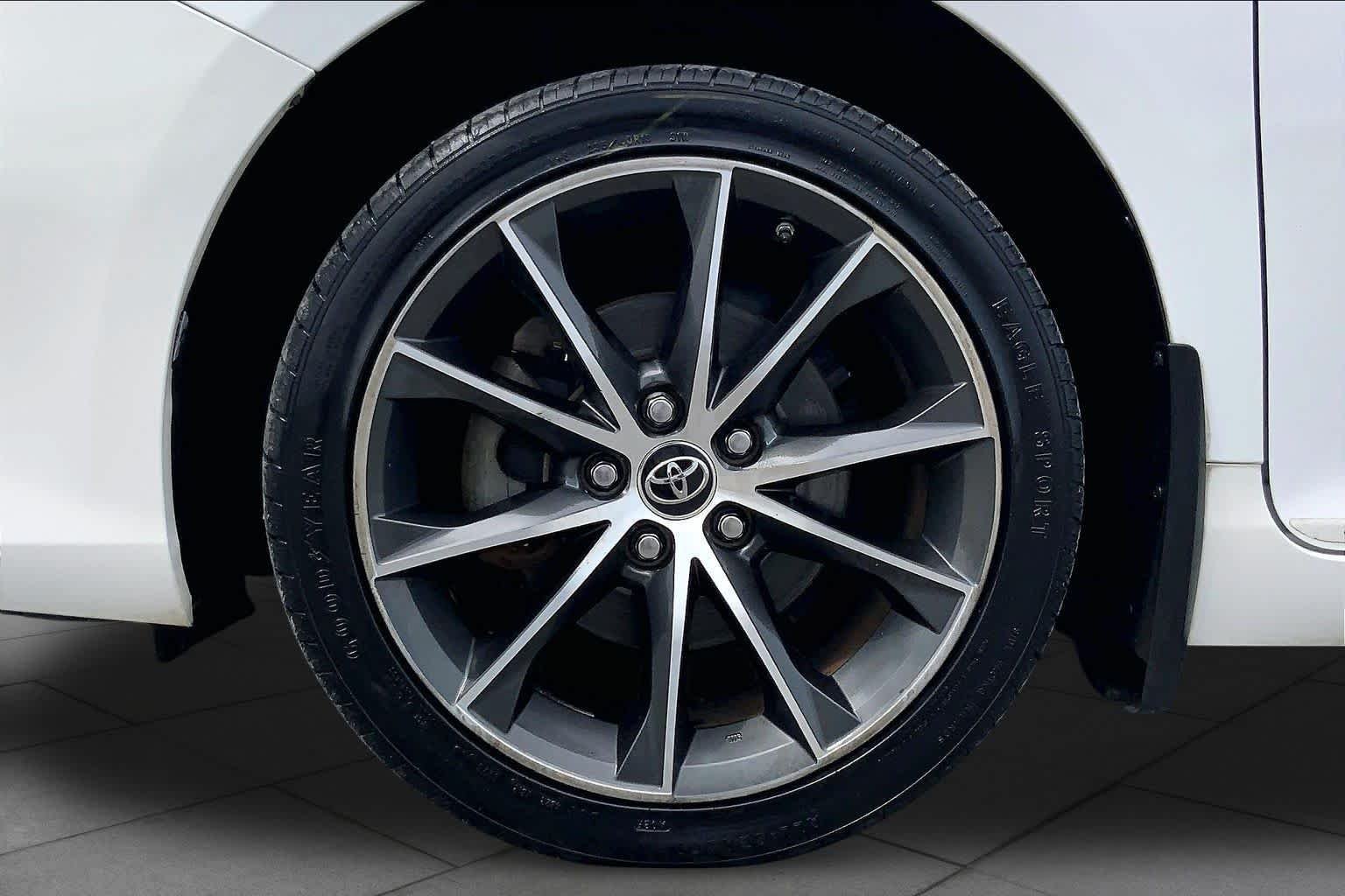 Used 2015 Super White Toyota XSE image 11