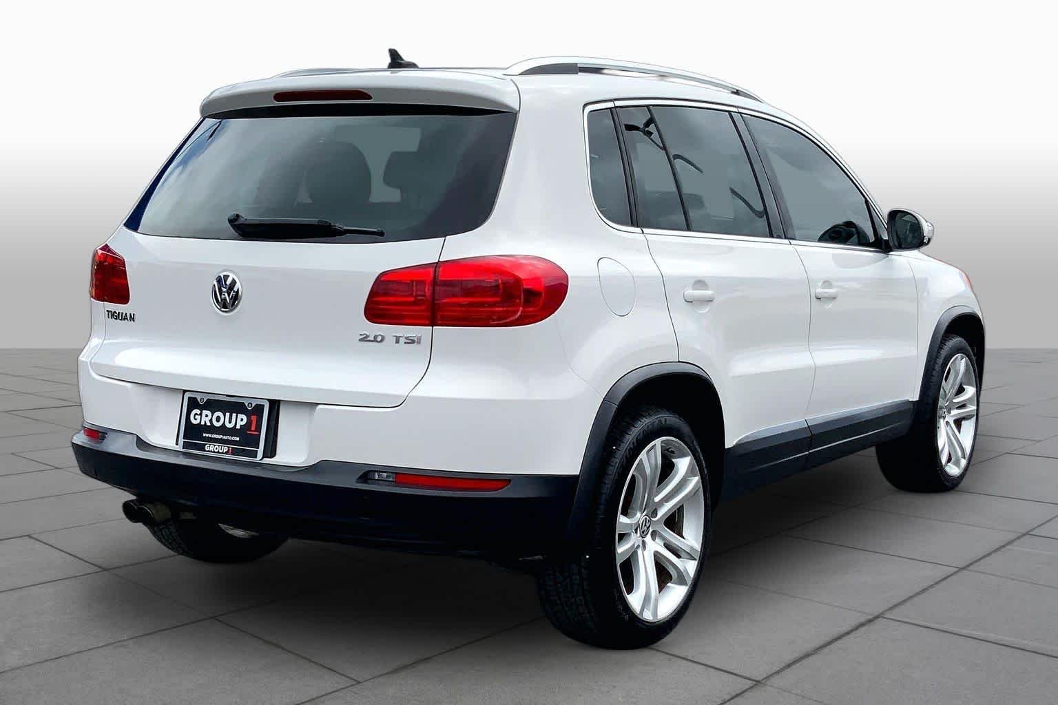 Used 2012 Candy White Volkswagen SEL image 12