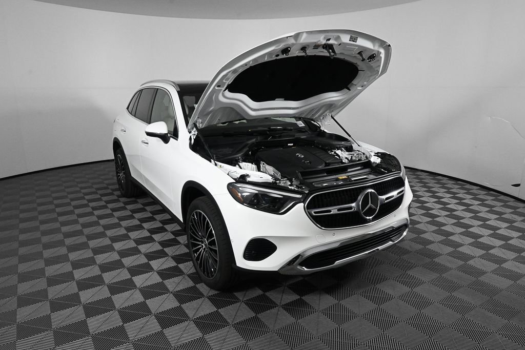 New 2026 Polar White Mercedes-Benz GLC 300 image 33