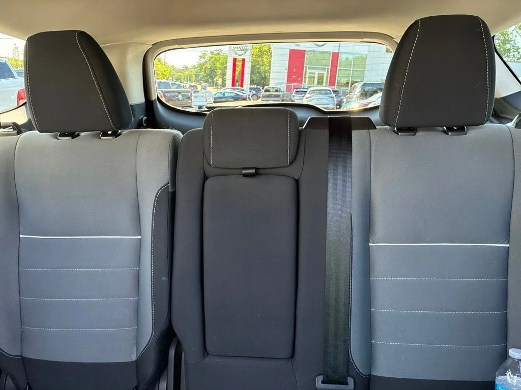 Used 2015 Gray Ford SE image 23