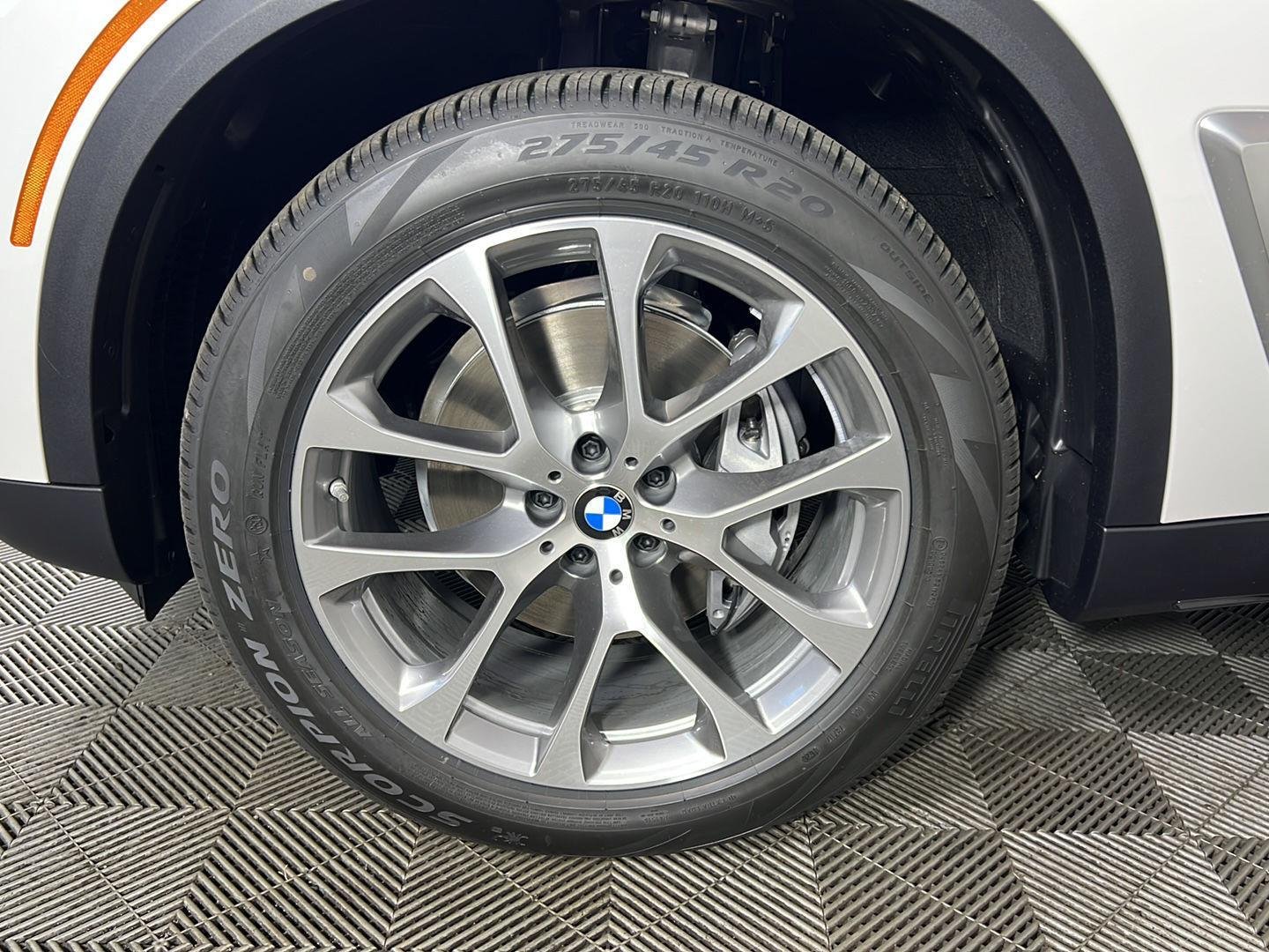 New 2026 Mineral White Metallic BMW xDrive40i image 19