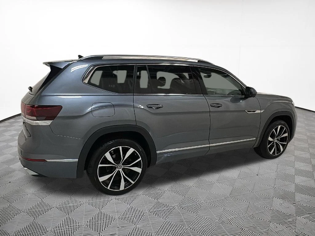 Used 2024 Gray Volkswagen 2.0T SEL Premium R-Line image 9