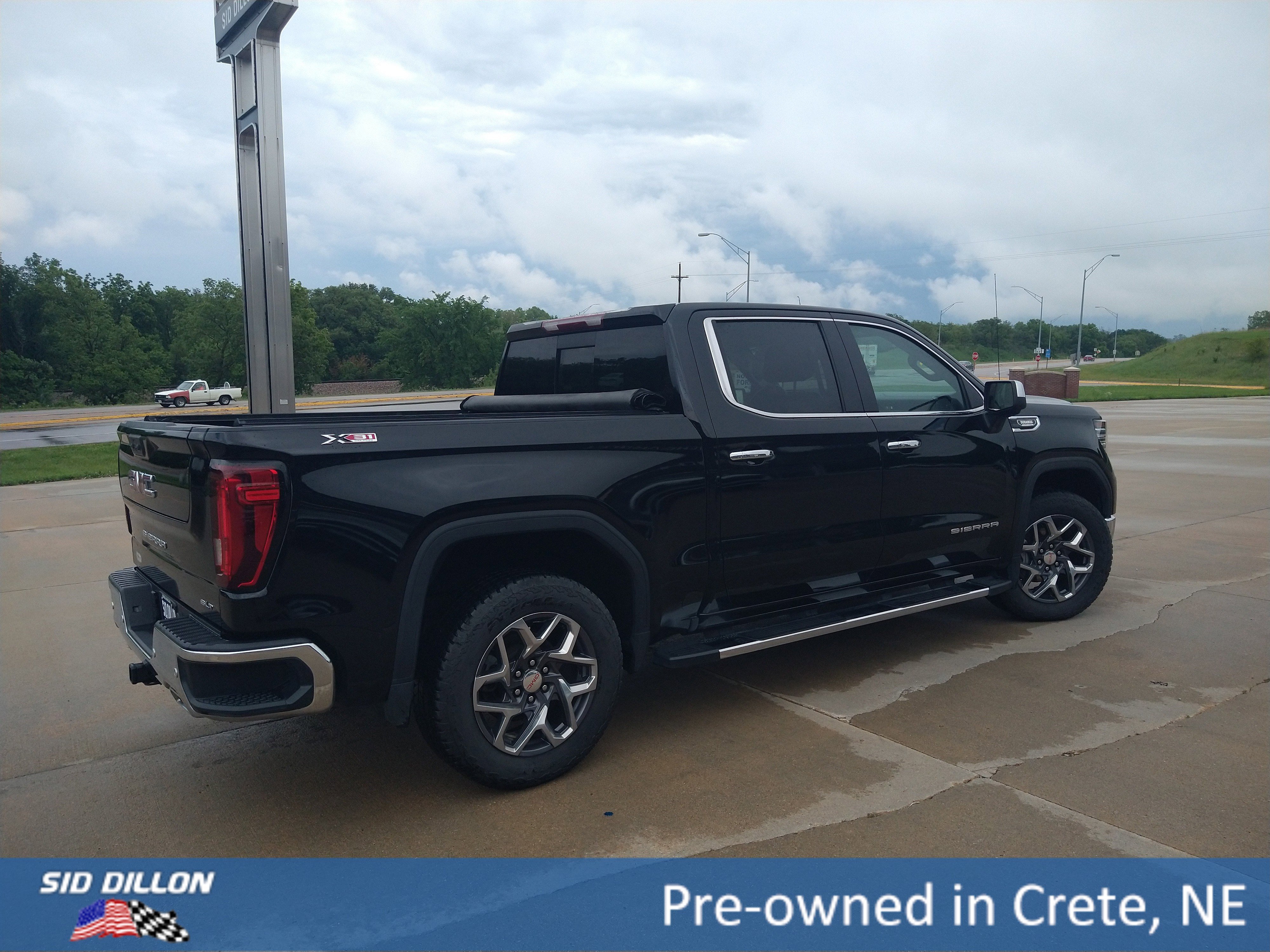 Used 2022 Onyx Black GMC SLT image 14