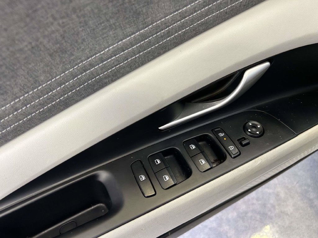 Used 2025 Black Hyundai Limited image 17