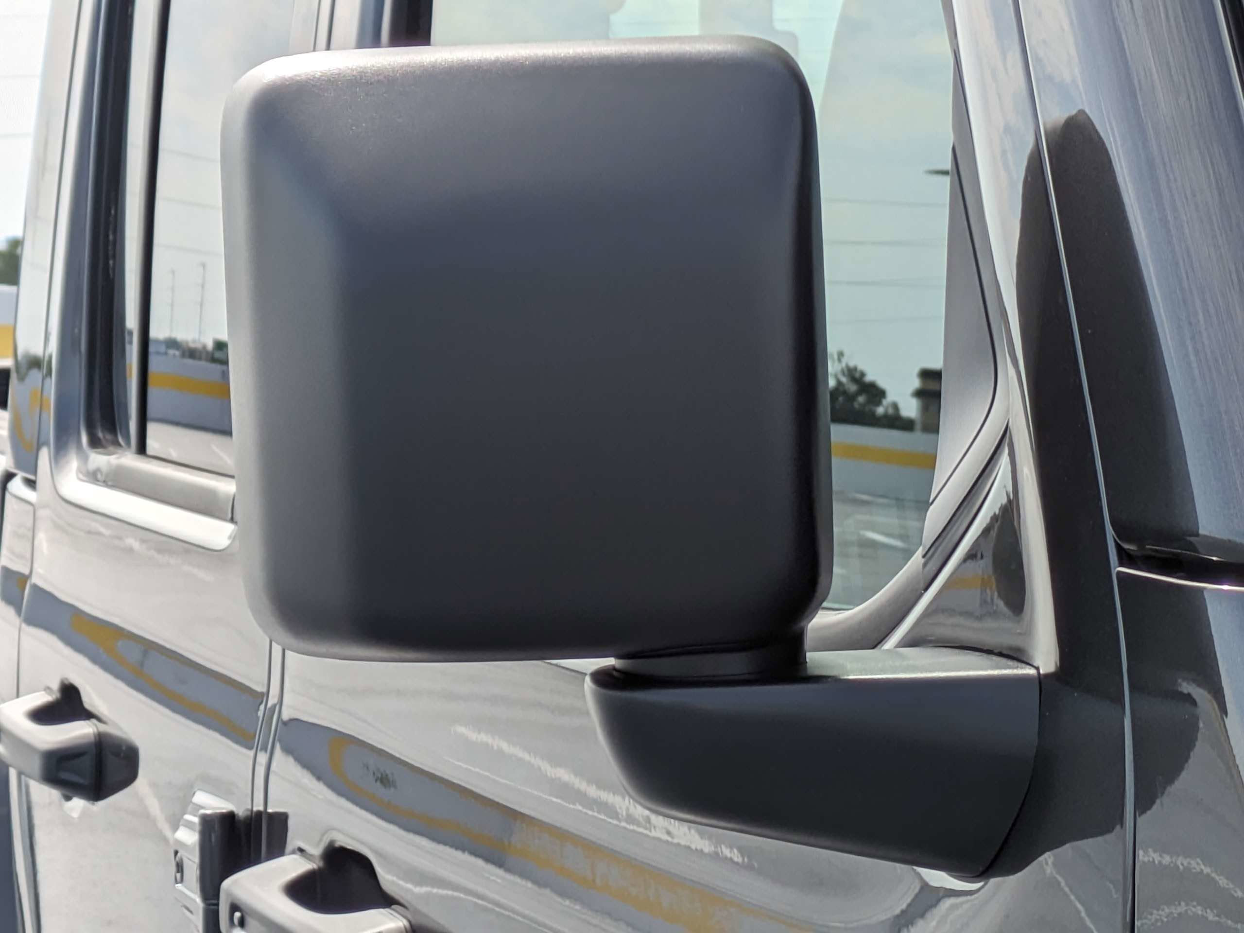 New 2026 Granite Crystal Metallic Clear-Coat Exterior Paint Jeep 85th Anniversary Edition image 11