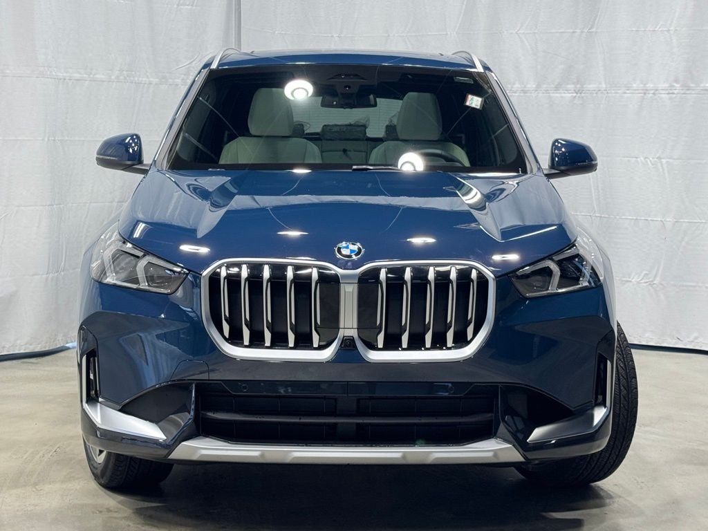 New 2026 Blue BMW xDrive28i image 2