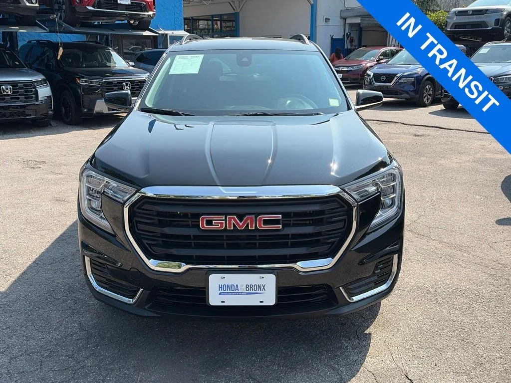 Used 2024 Ebony Twilight Metallic GMC SLE image 17
