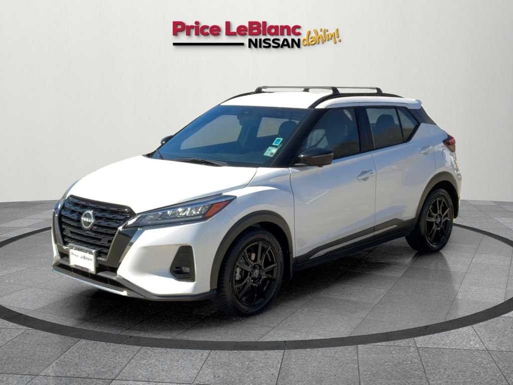 2023 Nissan Kicks SR photo 2