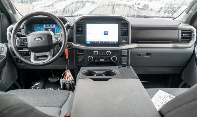 Used 2025  Ford XLT image 12