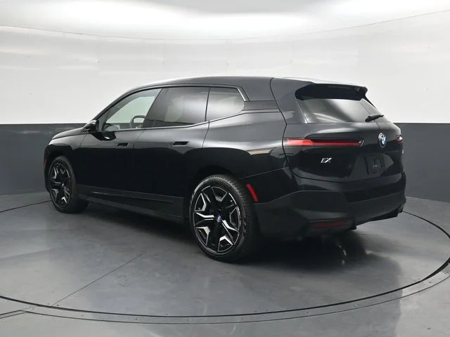 Used 2024 Black Sapphire Metallic BMW xDrive50 image 7