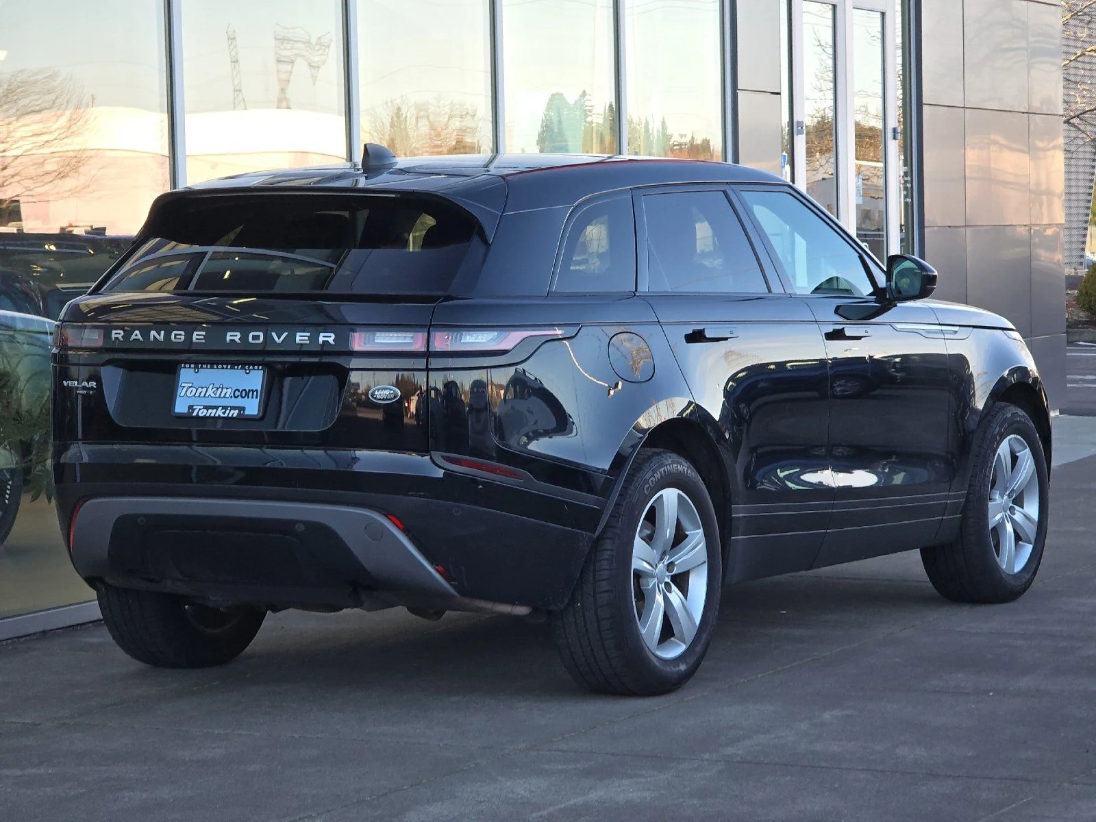 Used 2020 Black Land Rover S image 3