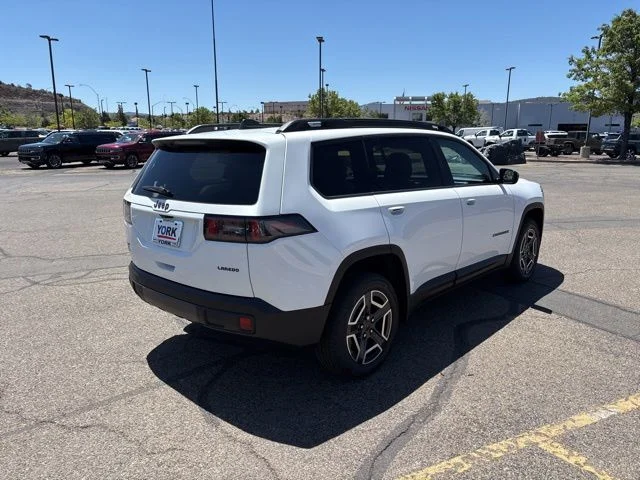 New 2026 Bright White Clear-Coat Exterior Paint Jeep Laredo image 6