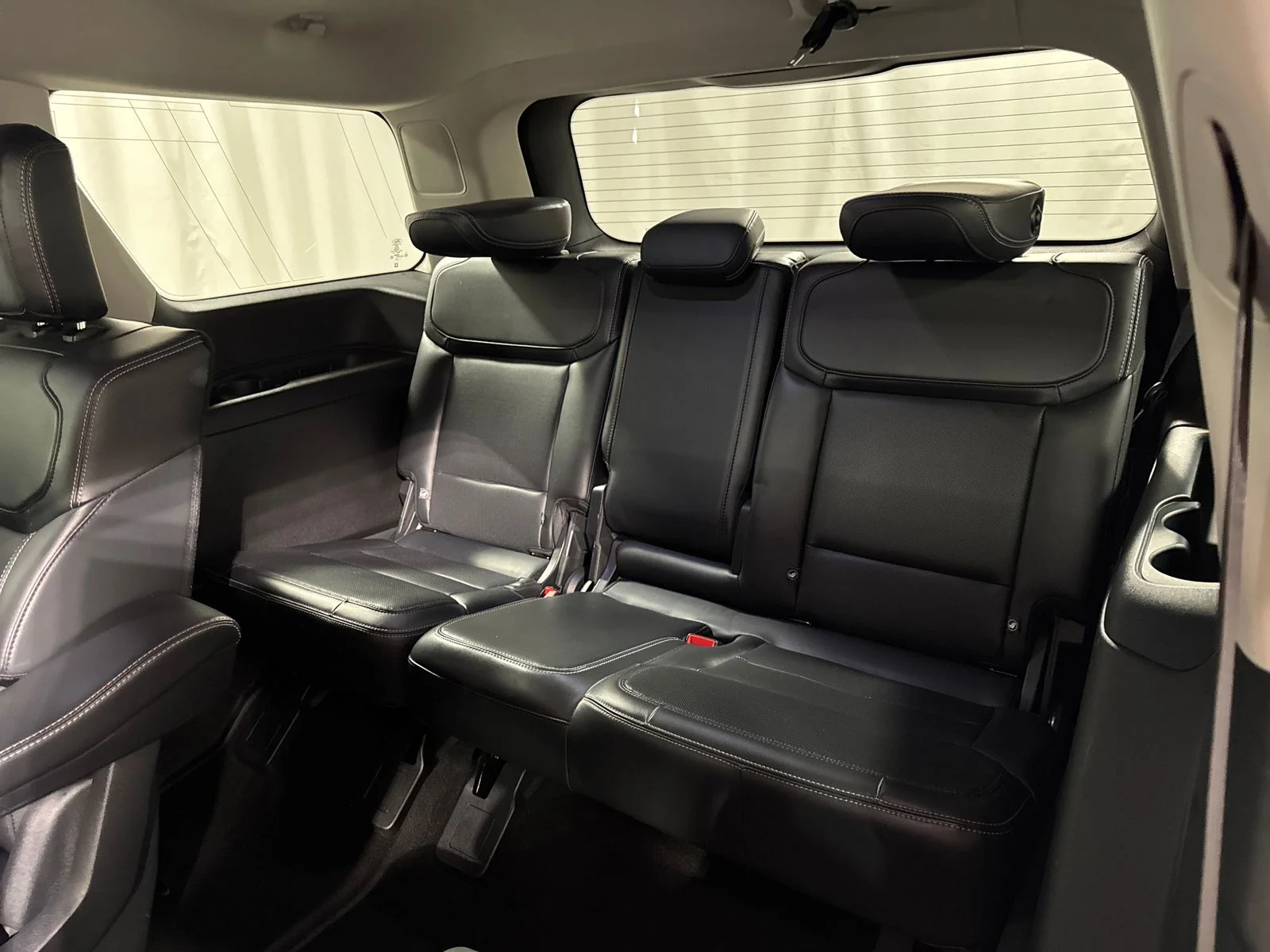 Used 2025 Black Ford Platinum image 28