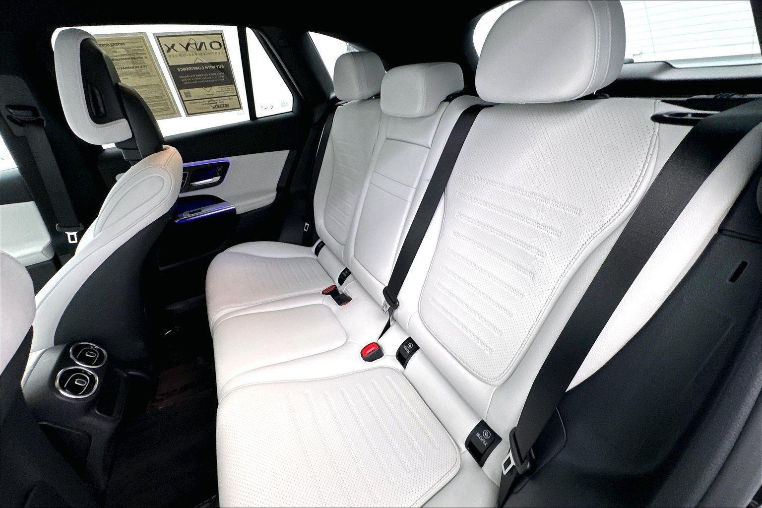 Used 2025 Black Mercedes-Benz GLC 300 image 23