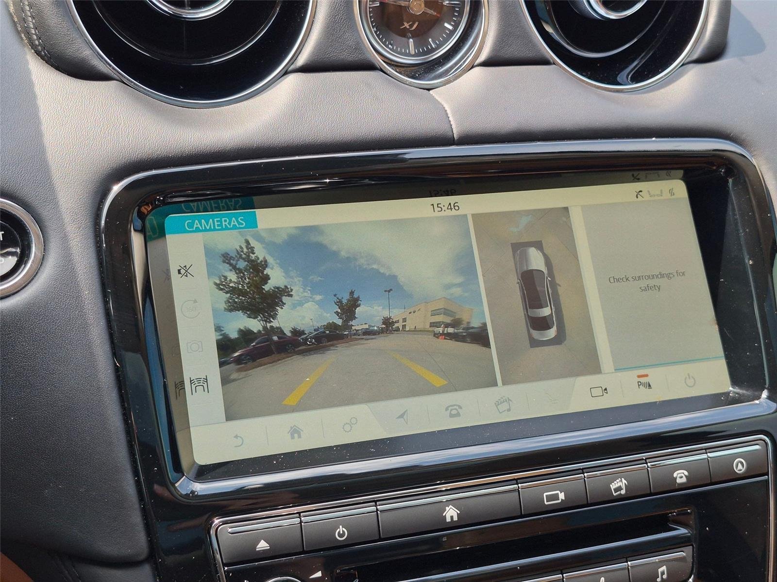 Used 2018 Fuji White Jaguar XJL Portfolio image 26