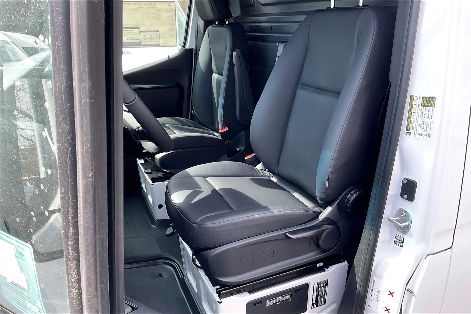 New 2026 Arctic White Mercedes-Benz Cargo 170 WB image 21