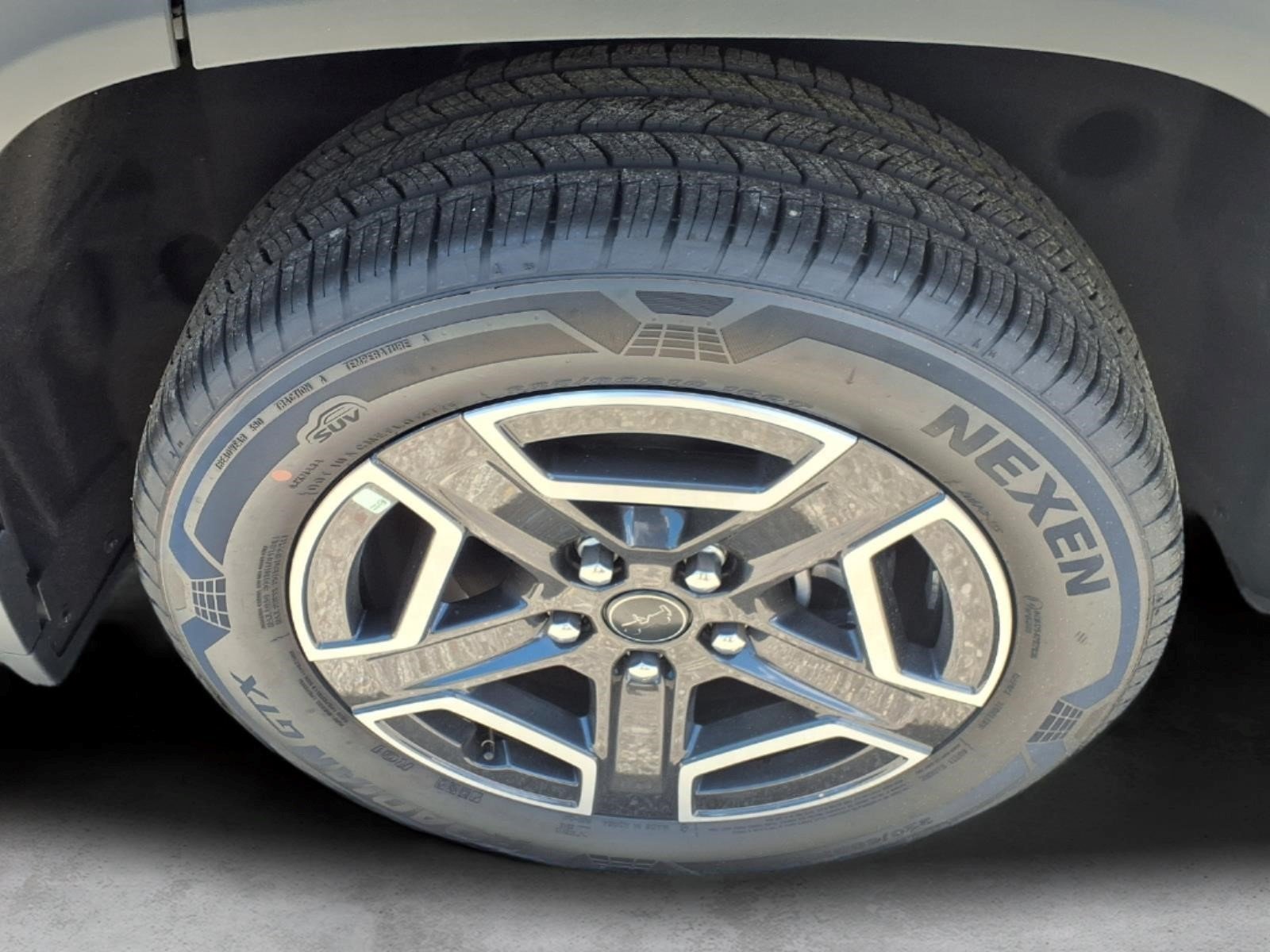 New 2026 Sting-Gray Clear-Coat Exterior Paint Jeep Laredo image 7