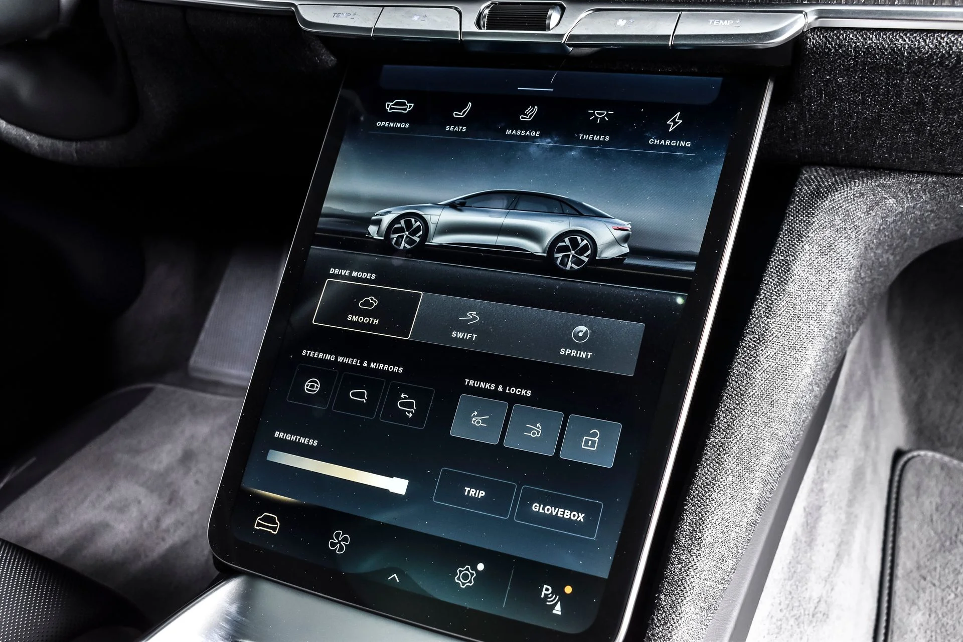 Used 2023 Quantum Gray Metallic Lucid Grand Touring image 24