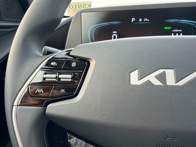 New 2026 Snow White Pearl Kia LX image 22