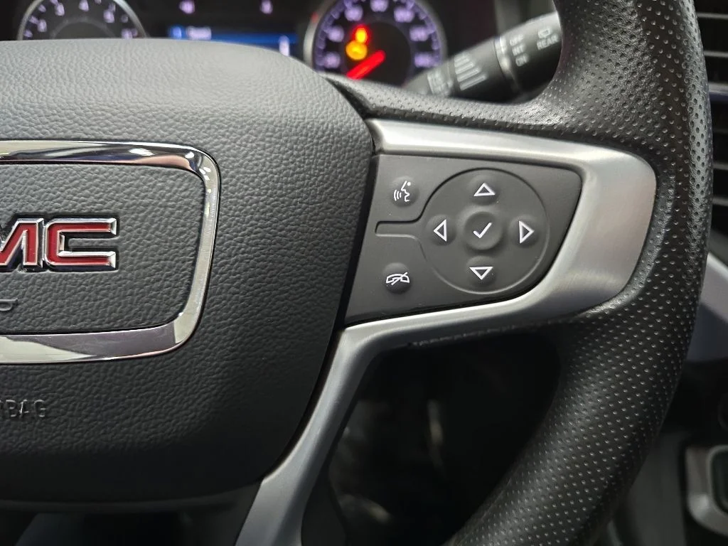 Used 2023 White GMC SLE image 21