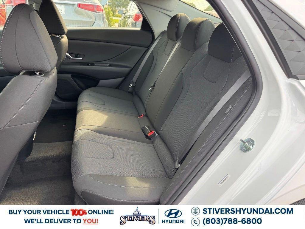 New 2026 White Hyundai SE image 20