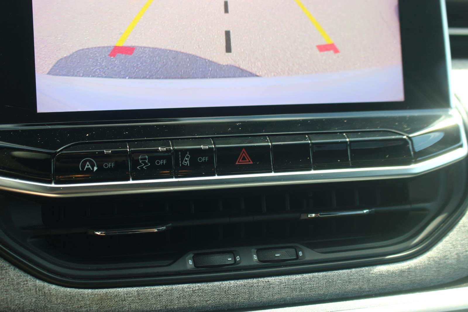 Used 2024 White Jeep Latitude image 23
