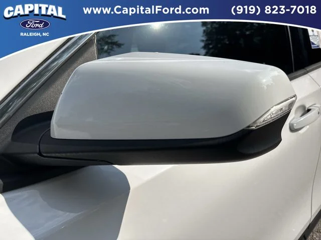 Used 2018 White GMC SLT image 12