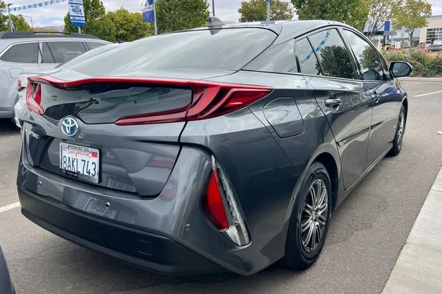 Used 2017 Gray Toyota Advanced image 7