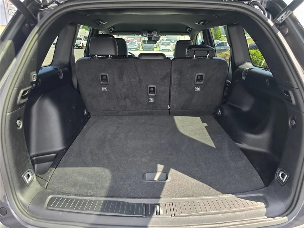 Used 2025 Gray Jeep Limited image 26