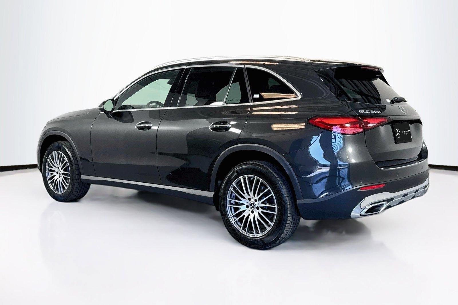 New 2026 Graphite Grey Metallic Mercedes-Benz GLC 300 image 7