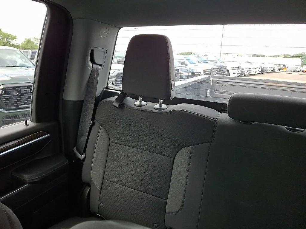 Used 2024 Summit White Chevrolet LT image 19