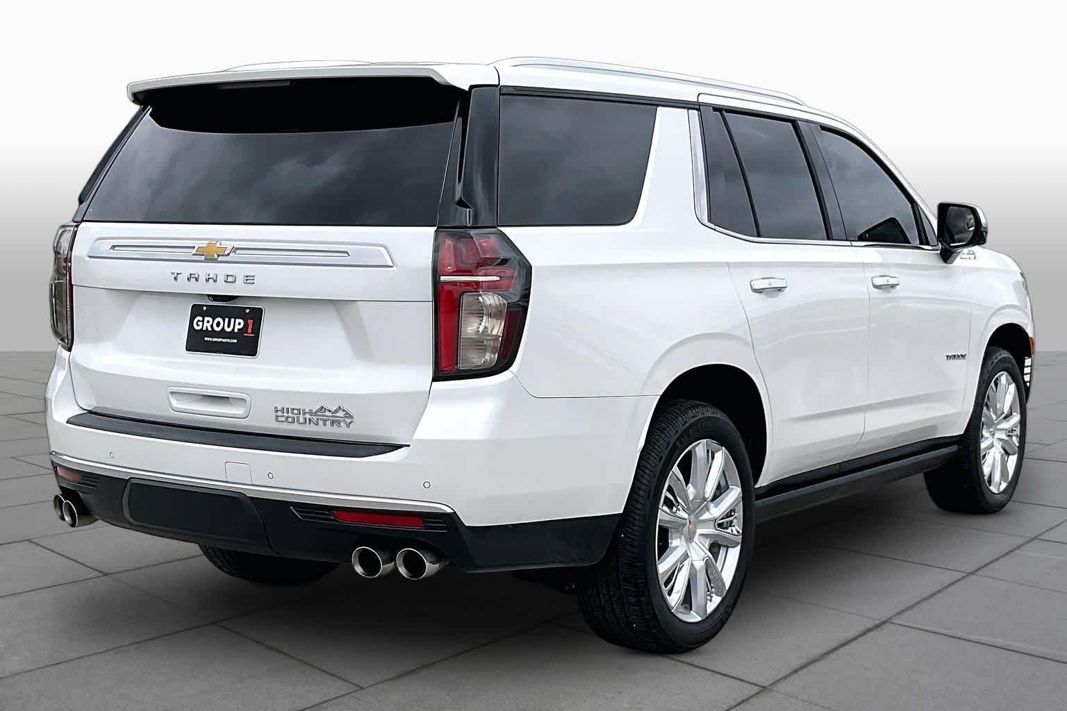 Used 2021 Iridescent Pearl Tricoat Chevrolet High Country image 13