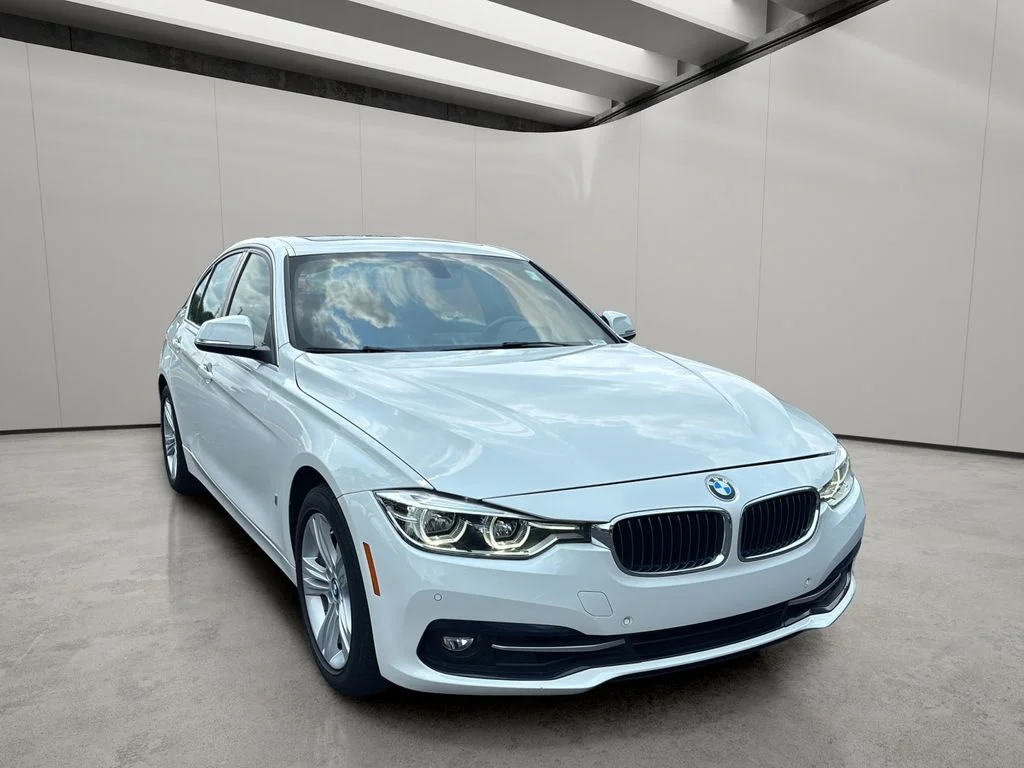Used 2018 Alpine White BMW 330e iPerformance image 7