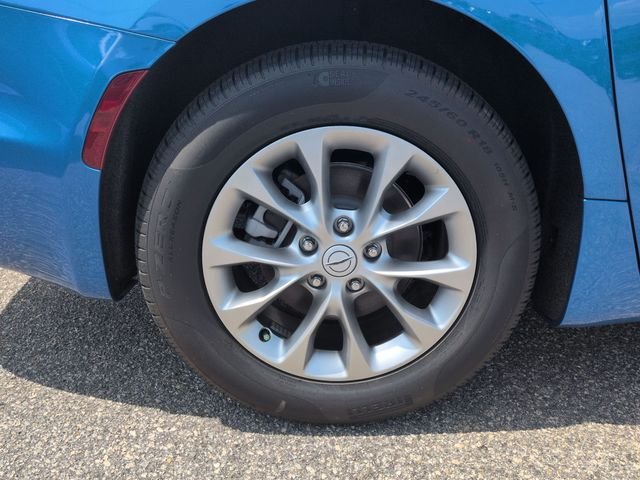 New 2026 Hydro Blue Pearl-Coat Exterior Paint Chrysler Limited image 21