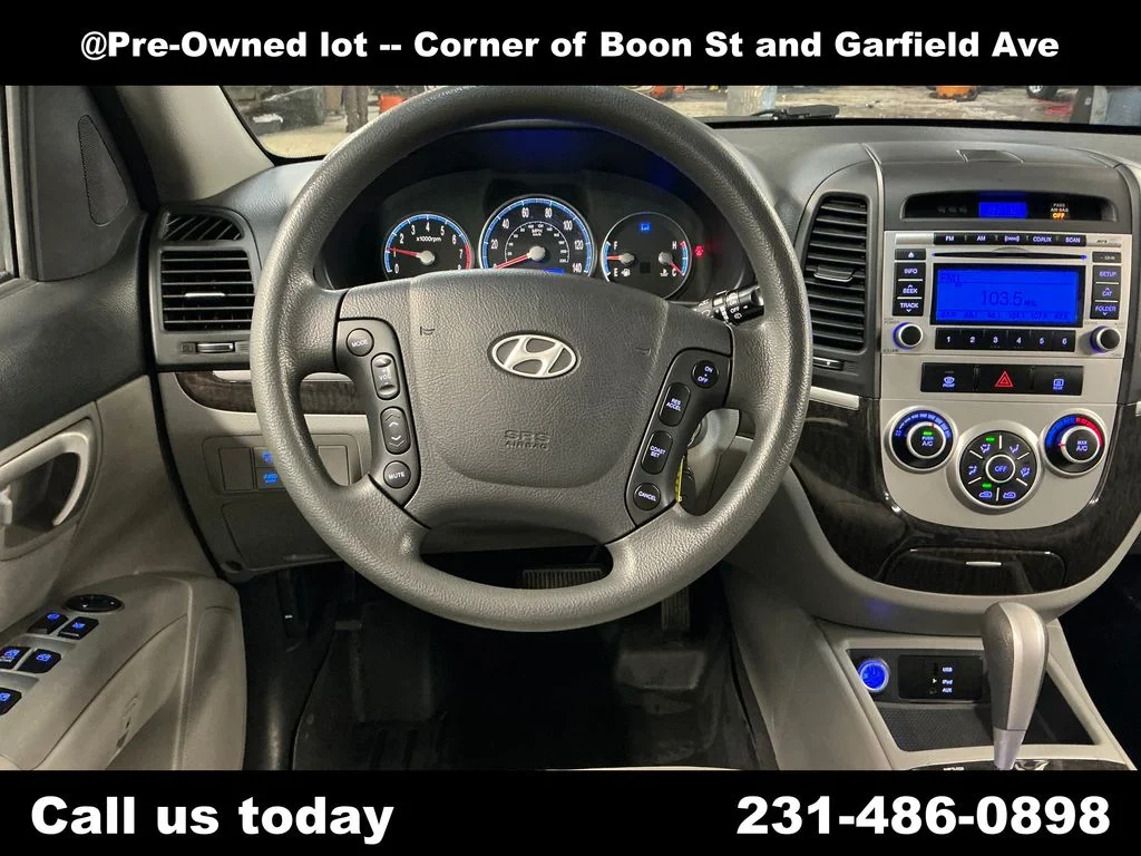 Used 2009 Silver Hyundai GLS image 17