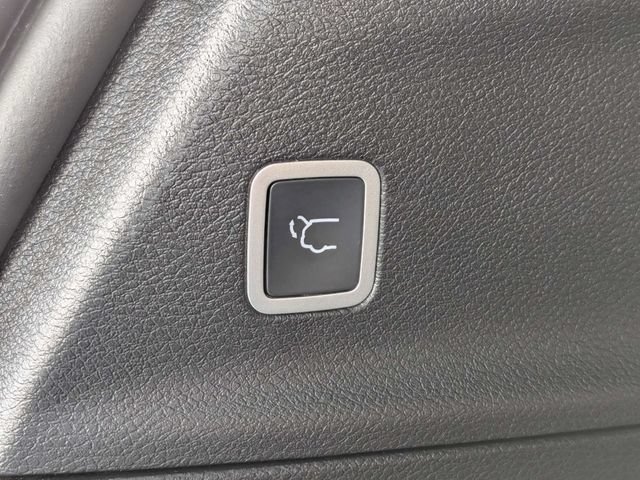 Used 2026 Silver Chrysler Select image 13