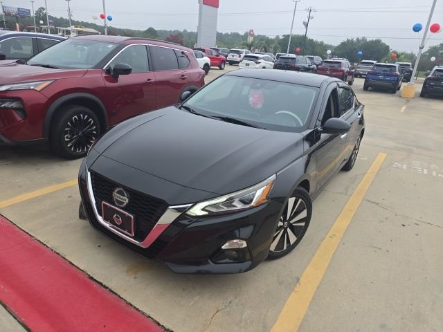 Used 2019 Black Nissan 2.5 SL image 2