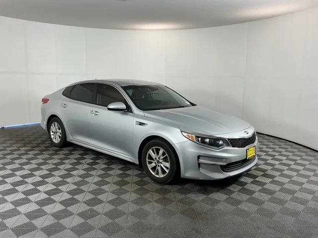 Used 2018 Silver Kia LX image 3