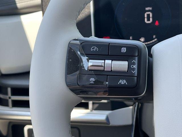 New 2026 White Hyundai SE FWD image 20