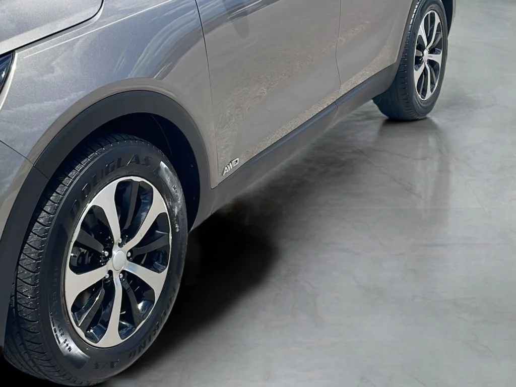 Used 2016 Silver Kia EX image 37