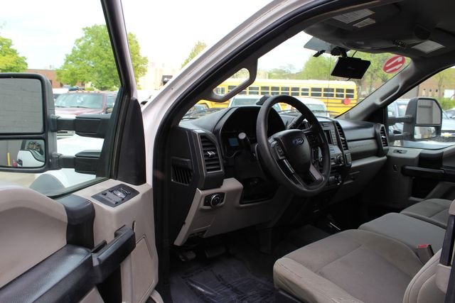 Used 2017 White Ford XL image 12