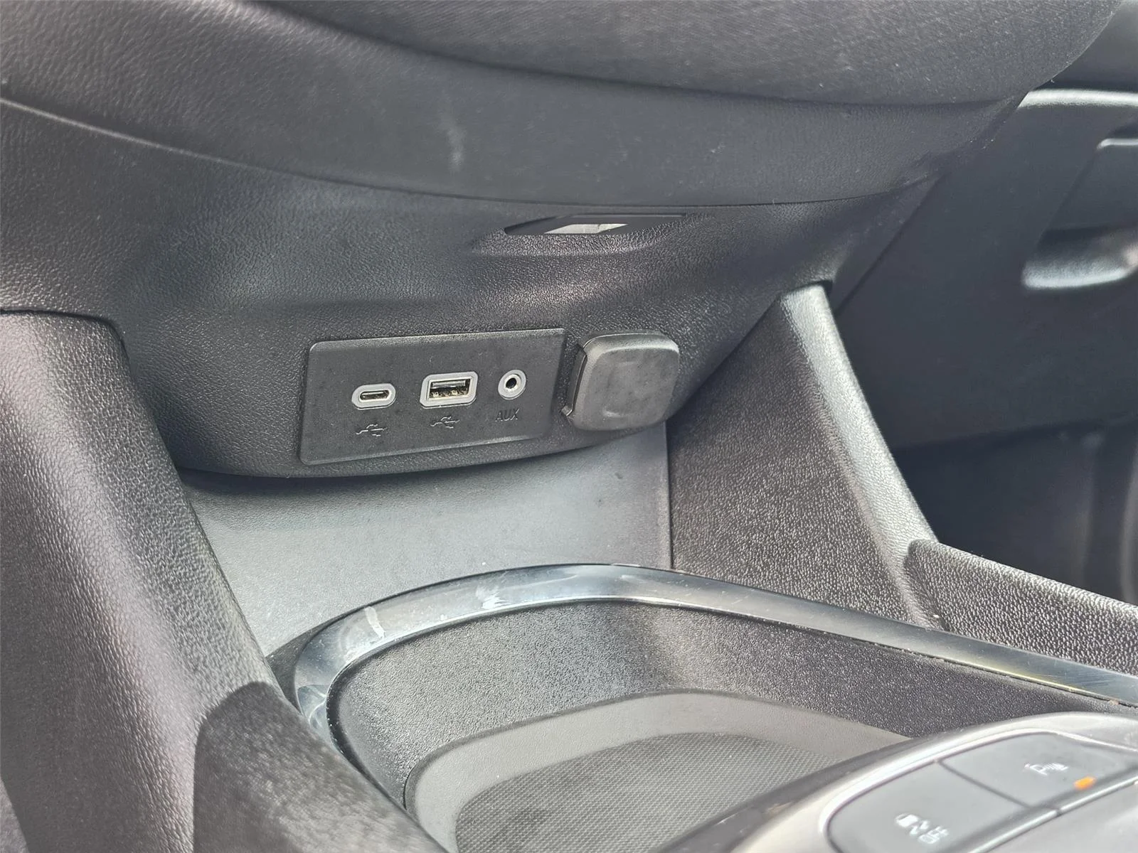 Used 2024 Summit White Chevrolet LT image 23