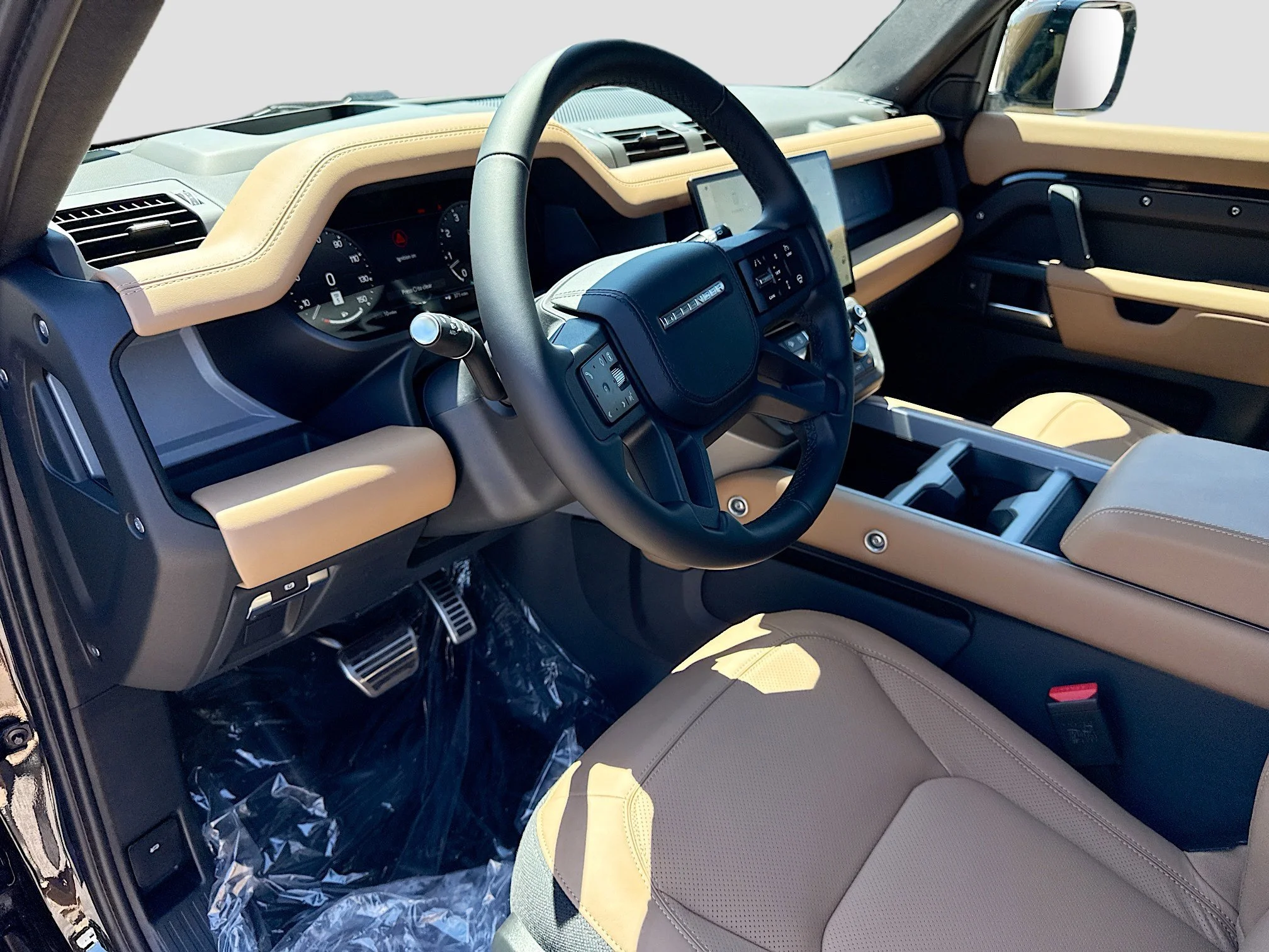 New 2026 Santorini Black Metallic Land Rover X image 25