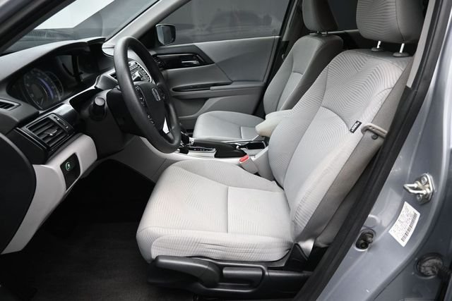 Used 2017 Lunar Silver Metallic Honda LX image 21