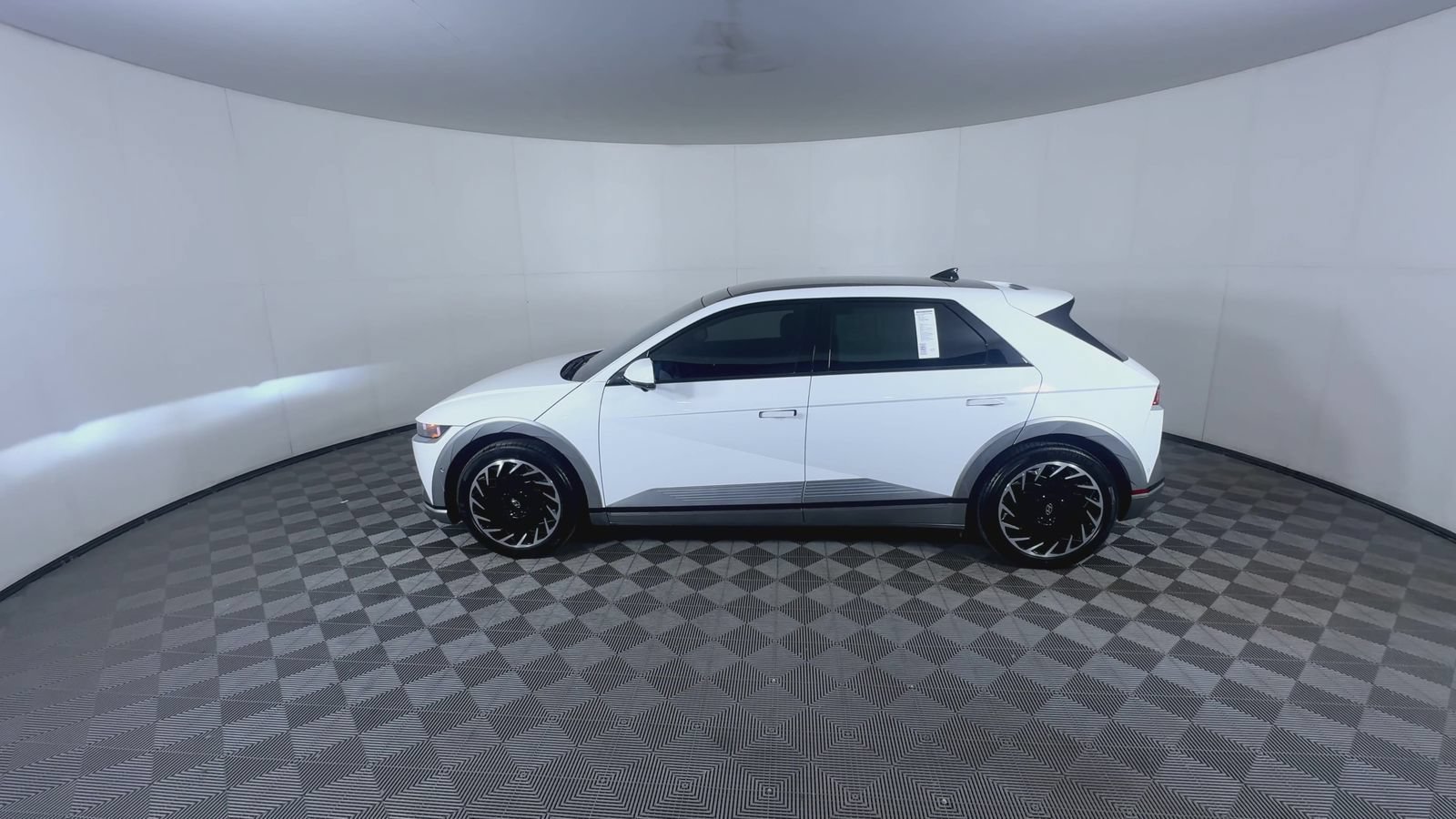 Certified Used 2024 Atlas White Hyundai Limited image 6