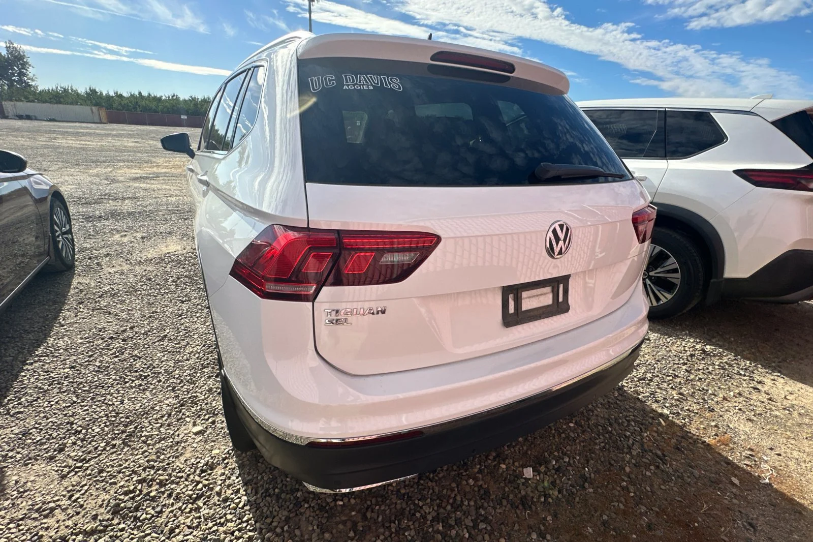 Used 2018 White Volkswagen SEL Premium image 6