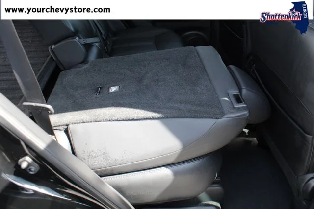 Used 2015 Black Nissan SL image 16